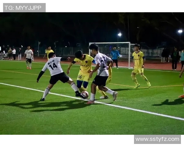 我与足球的第一次亲密接触在课堂上的精彩瞬间