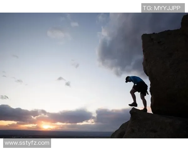 张军的攀岩人生:在高峰与深渊之间的深度对话与心灵探索 张军的攀岩人生:在高峰与深渊之间的深度对话与心灵探索