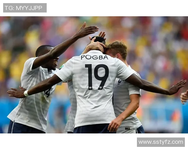 足球明星在场外的真实生活与个性魅力探秘 足球明星在场外的真实生活与个性魅力探秘