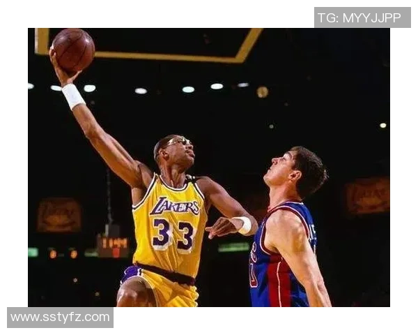 足球明星德佩后背的秘密与故事揭晓球场之外的他是怎样的人 足球明星德佩后背的秘密与故事揭晓球场之外的他是怎样的人