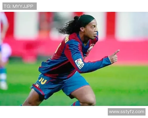 足球明星带罗的传奇之路与辉煌成就的深度解析与回顾 足球明星带罗的传奇之路与辉煌成就的深度解析与回顾