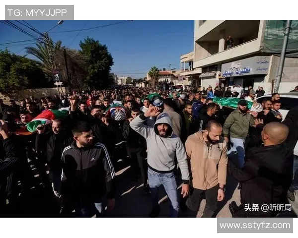 足球明星巴勒斯坦站队引发全球关注与讨论的背后故事