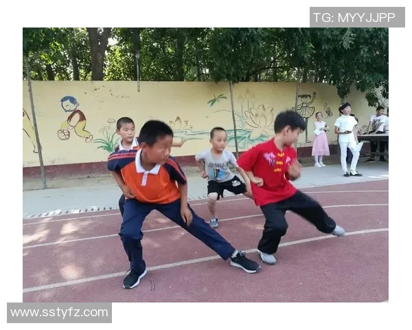 足球明星手办陪伴小朋友快乐成长的梦想之旅