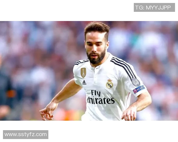 足球明星时尚运动装大揭秘展现个性与风格的完美结合 足球明星时尚运动装大揭秘展现个性与风格的完美结合