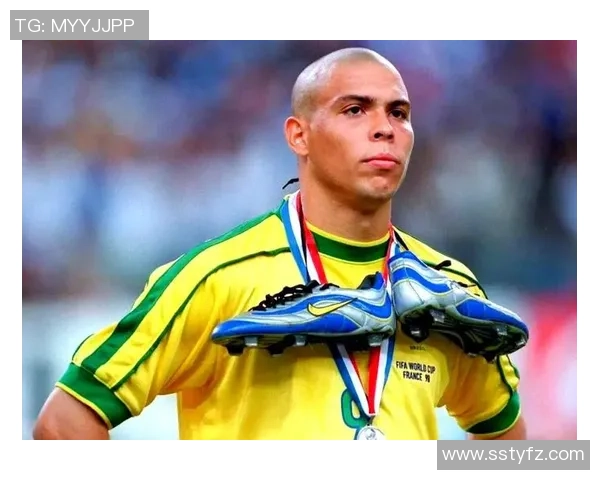 足球明星特种兵的传奇之路:从绿茵场到战场的荣耀与挑战 足球明星特种兵的传奇之路:从绿茵场到战场的荣耀与挑战