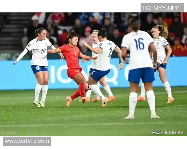 足球明星的女儿在比赛中大放异彩成功进球引发热议 足球明星的女儿在比赛中大放异彩成功进球引发热议