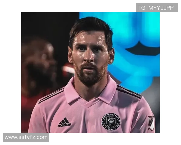 足球明星的疯狂人生:从巅峰到失控的跌宕起伏 足球明星的疯狂人生:从巅峰到失控的跌宕起伏